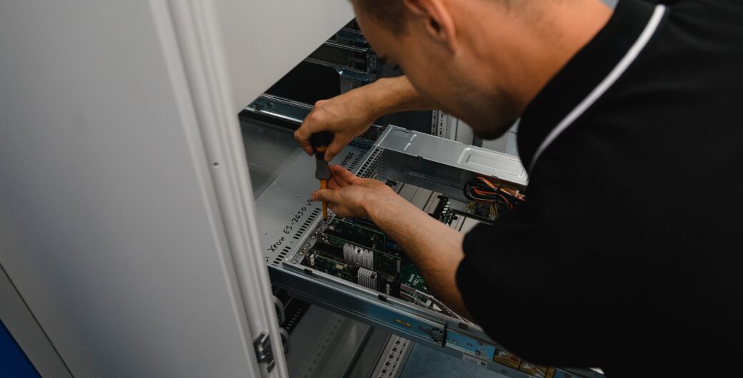 Hosting & Colocation 2-min Hosting & Colocation 2-min